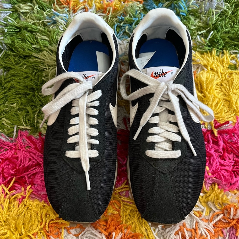 Nike Women's LD-1000 Sneaker